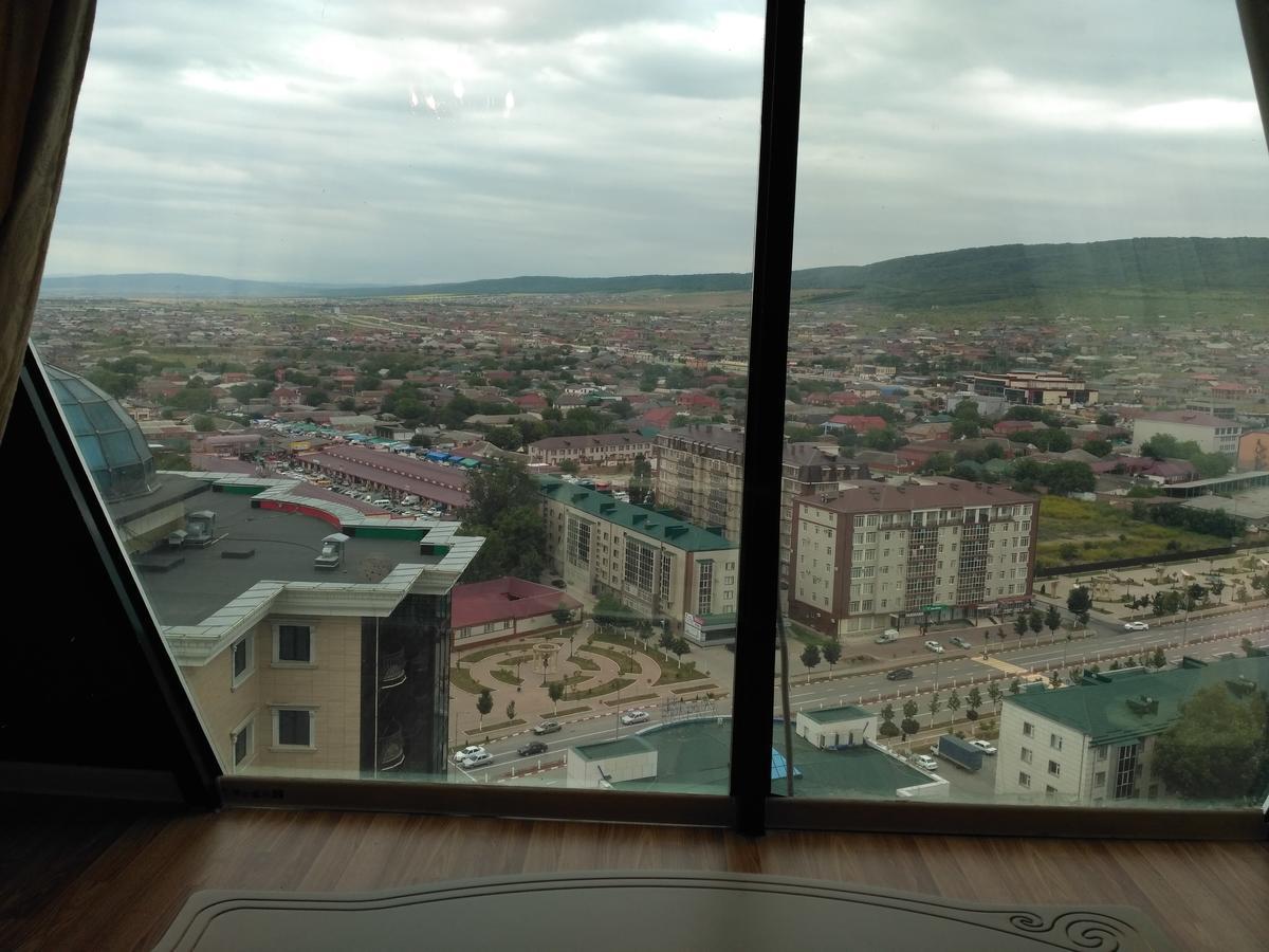 Hotel Kavkaz Gudermes Esterno foto